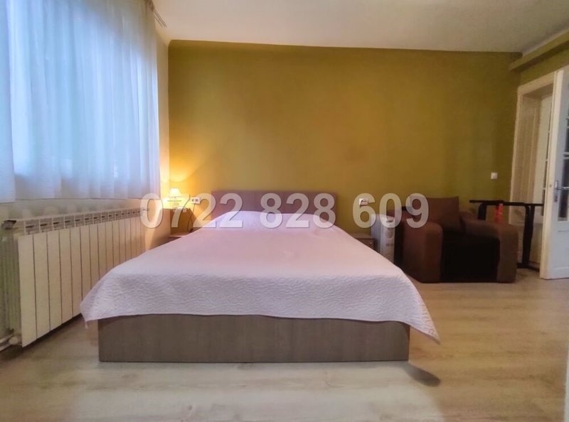 Piata Romana, langa Ambasada Angliei, 4 camere.
