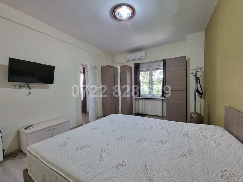 Piata Romana, langa Ambasada Angliei, 4 camere.